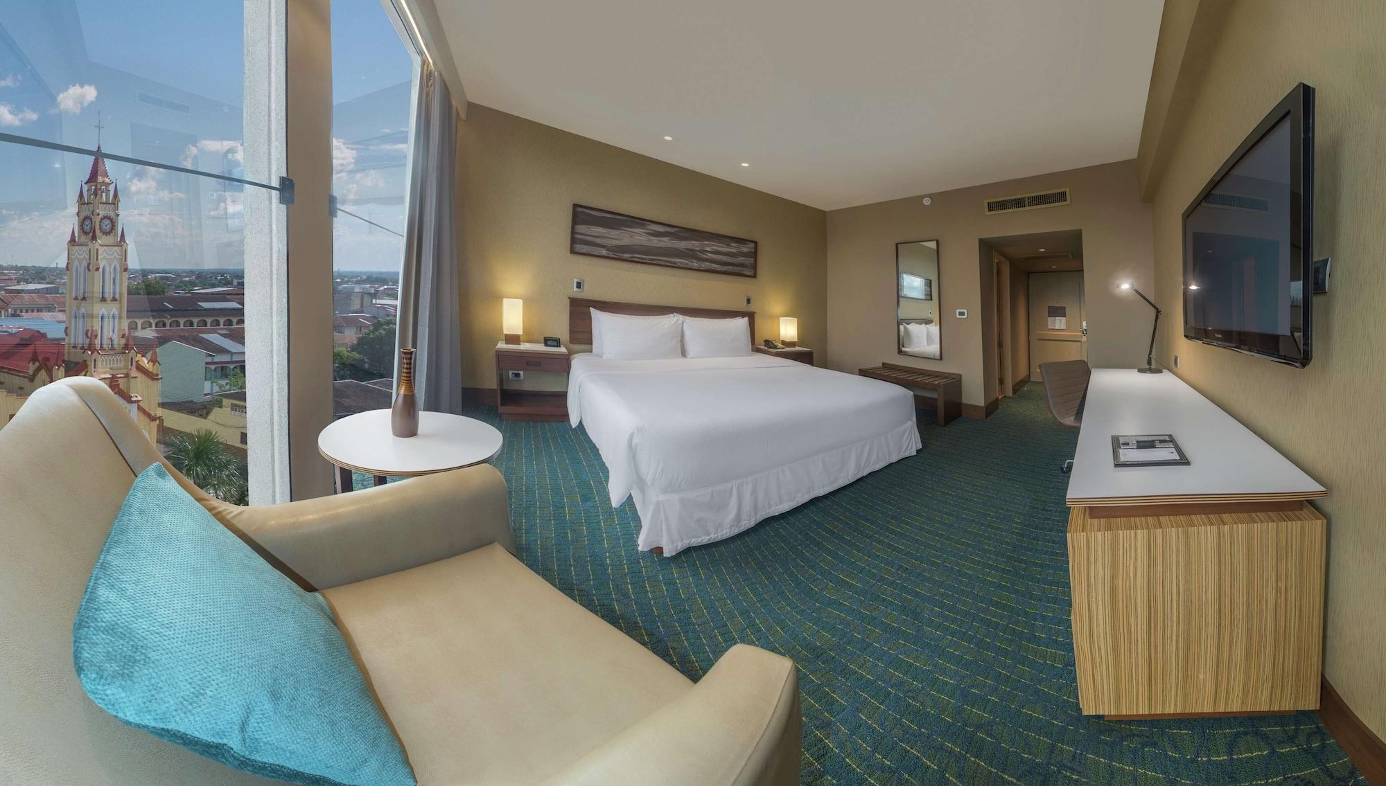Doubletree By Hilton Iquitos Hotell Exteriör bild