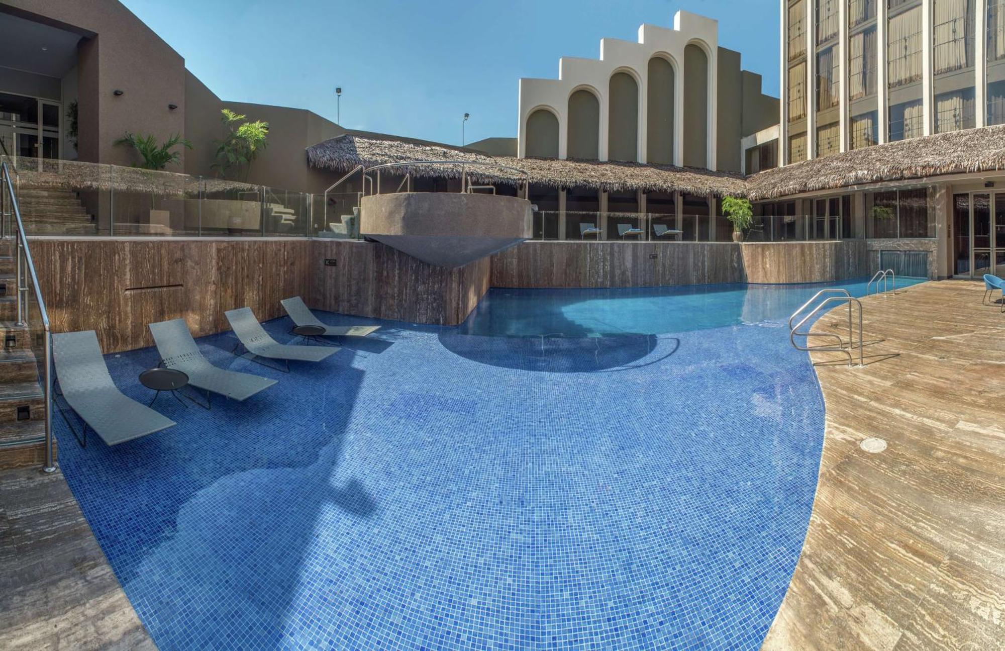 Doubletree By Hilton Iquitos Hotell Exteriör bild